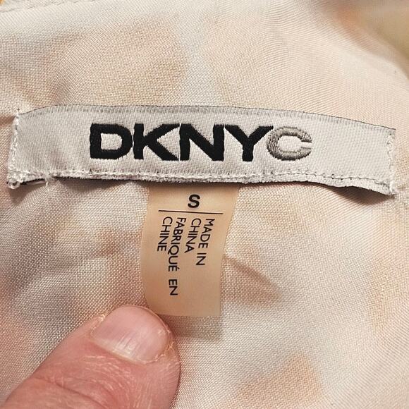 DKNY Sleeveless Blouse Small  Top Tank Asymmetrical Ruffled Yellow Floral Work - Picture 8 of 10